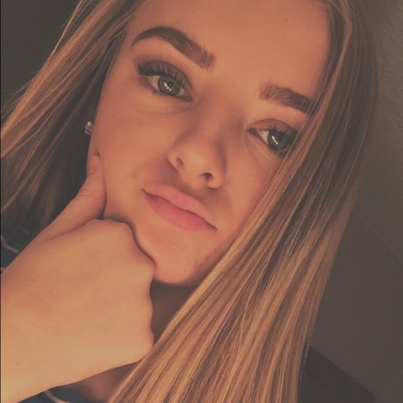 Meet your Posher, Valerie