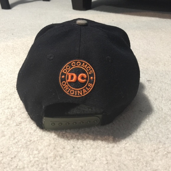 Snapback - Picture 3 of 4