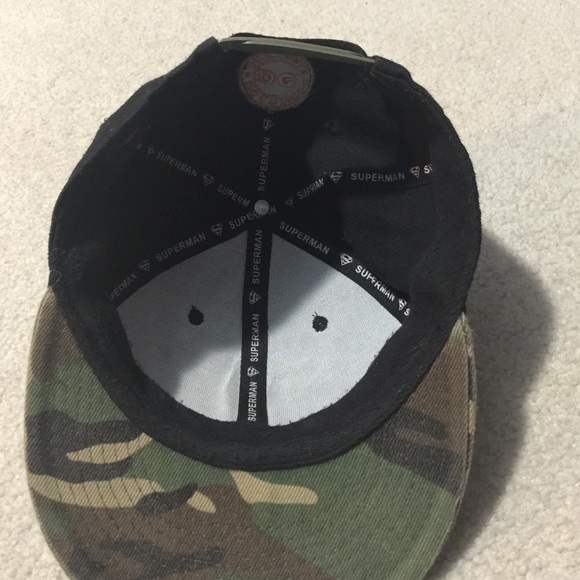 Snapback - Picture 4 of 4