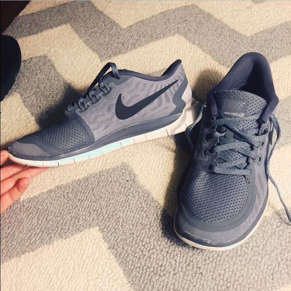 ✨✨SOLD Nike 5.0 Free Runs- woman's 7
