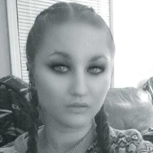 Meet your Posher, Cassandra