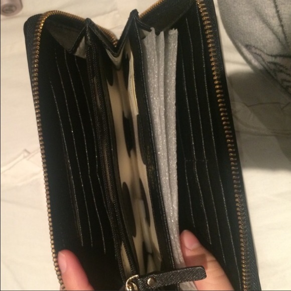 NEW cobble hill Lacey wallet. - Picture 3 of 3