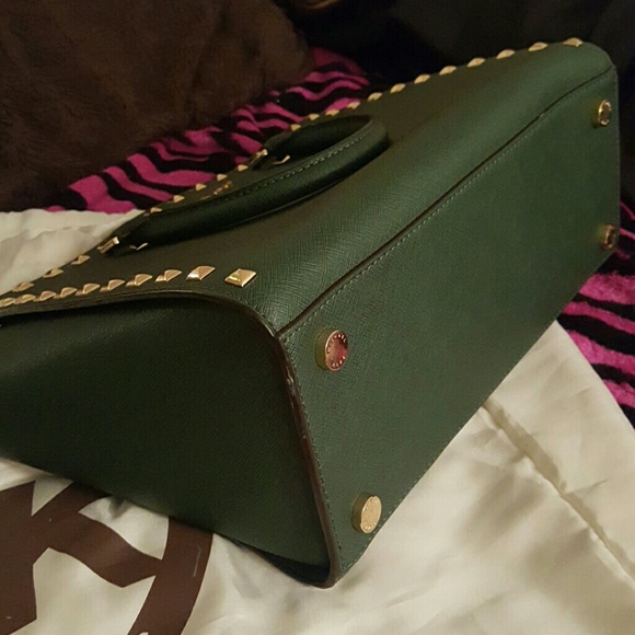Like new studded Michael kors Selma - Picture 3 of 4