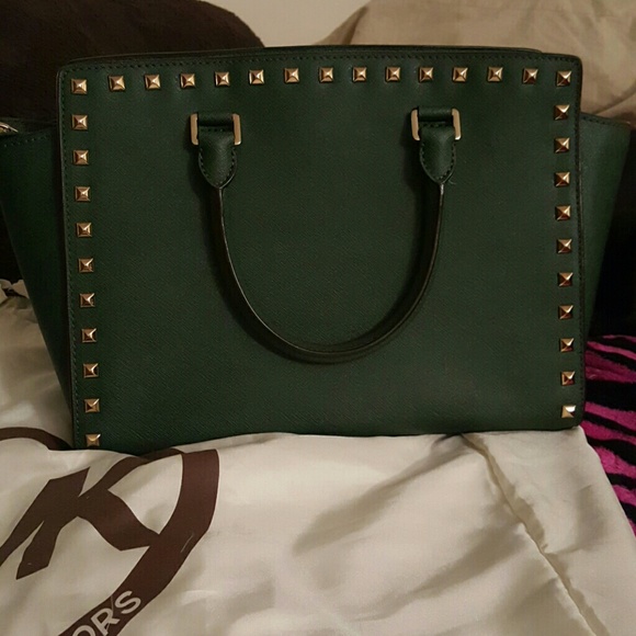 Like new studded Michael kors Selma - Picture 4 of 4