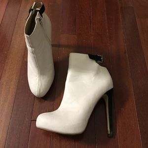 Express Shoes - Platform ankle bootie