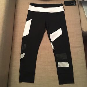 Women's exercise leggings NWT