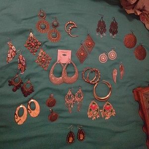 EARRING BUNDLE! 18 PAIRS