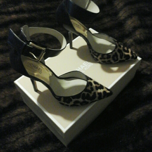 Michael Kors Leopard Leather - Picture 2 of 4