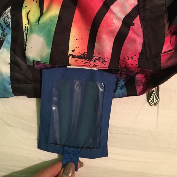 Volcom Snowboard Jacket - Picture 3 of 4