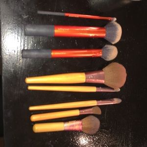 MAKEUP BRUSHES