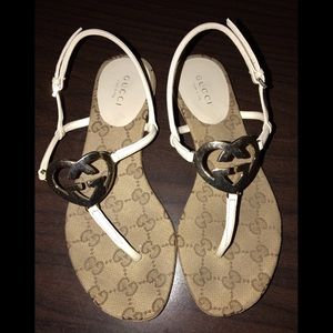 Gucci Lovely thong sandals