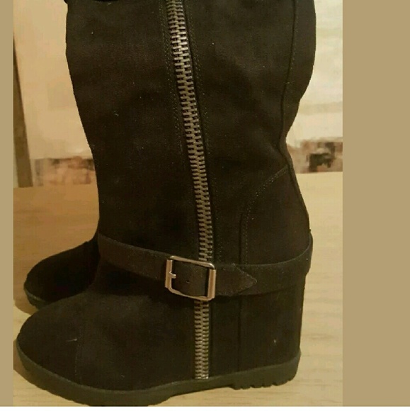 Apostrophe boots