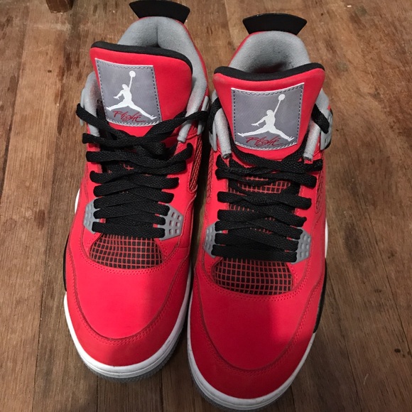 Jordan retros 4s