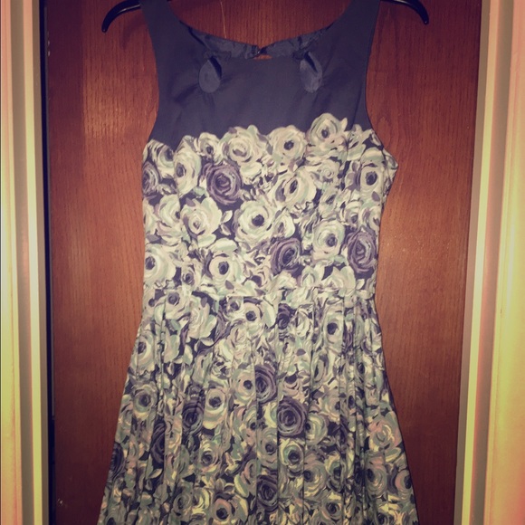 Lauren Conrad A Line flare dress w cutouts