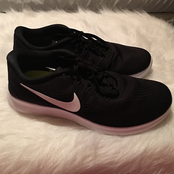 Black Nike Free RN