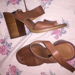 Brown chunky heel from urban outfitters worn once