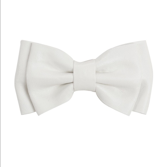 🎀White Leather Bow🦄