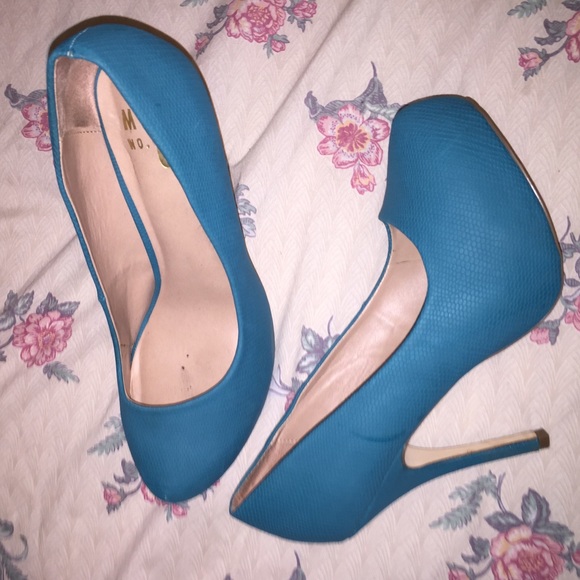 Tea blue heels