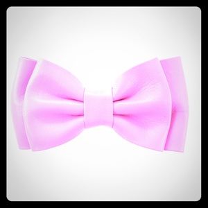 🎀Pink Leather Bow🦄