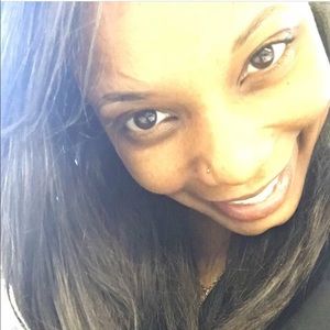 Meet your Posher, Elisa