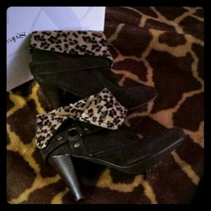 Style &Co Brown suede leopard print trim booties