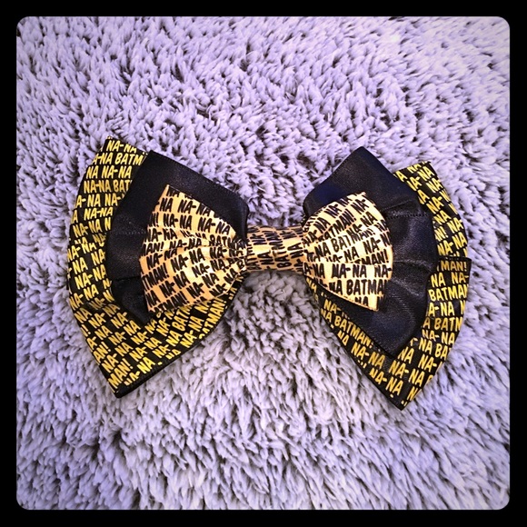 🎀BatMan Cosplay Bow🎀 - Picture 1 of 3