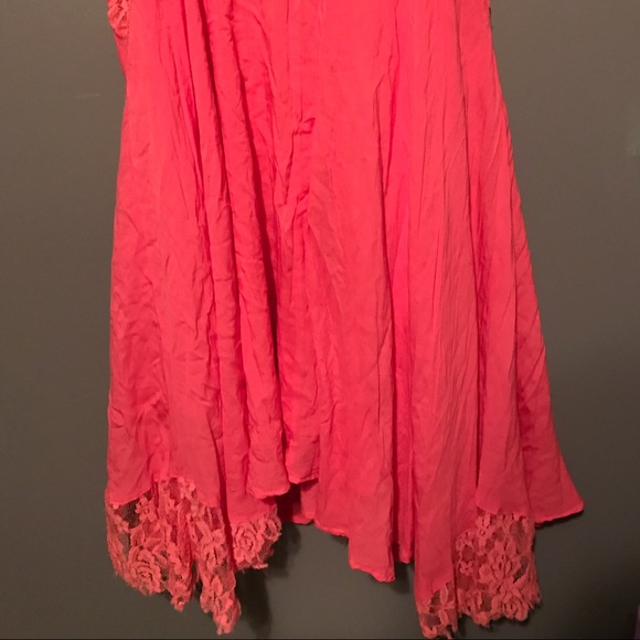 Lace dress - Picture 2 of 3