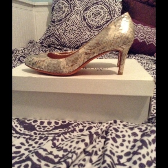 Ann Taylor heels - Picture 2 of 4