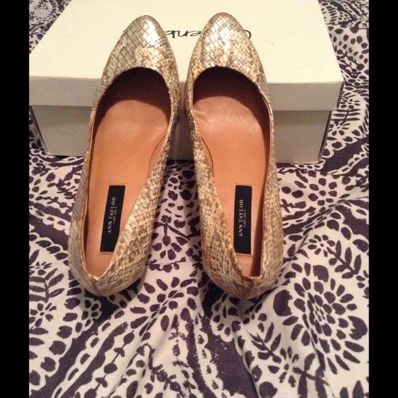 Ann Taylor heels - Picture 3 of 4
