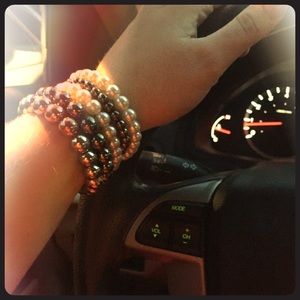 Pearl silver and white bracelet set