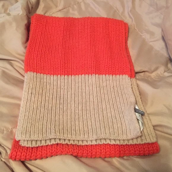 Gap scarf 163x30 cm