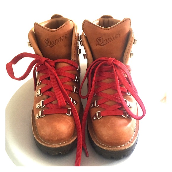 Danner Mountain Light Cascade Hiking Boots
