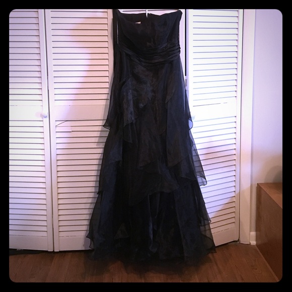 EUC David's Bridal Tiered Organza Ball Gown