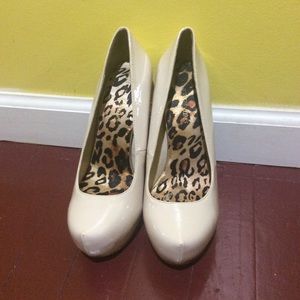 Pre-Owned Patent leather Shoedazzle Mel B Heels