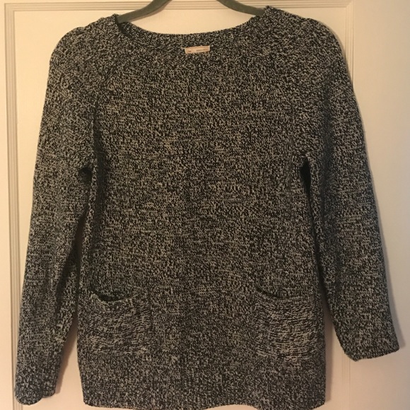 Gap sweater