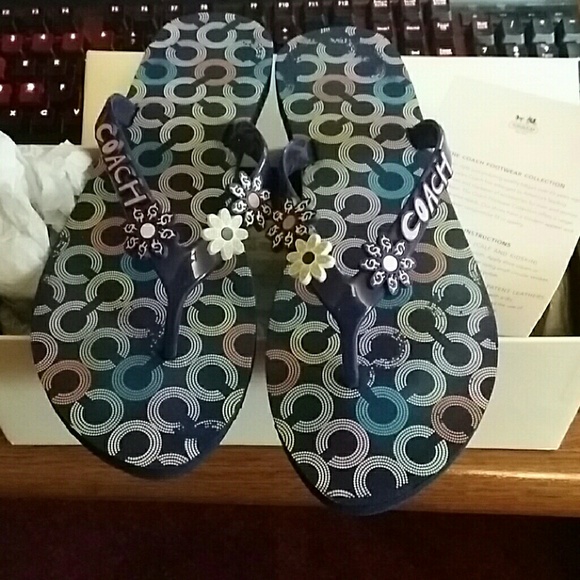 Coach Kerrie flip flops
