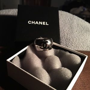 CHANEL
Black Enamel-Stainless Steel CC Logo Ring