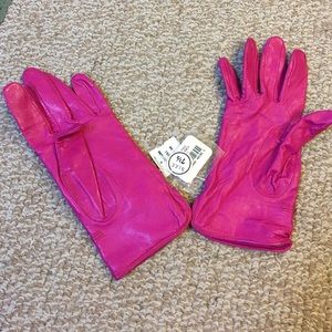 NWT Magenta Gloves
