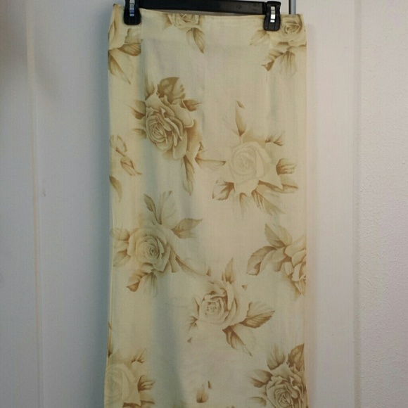 Trendy Looks Skirts - Maxi Skirt yellow floral Trendy Looks Skirts - Maxi Skirt yellow floral