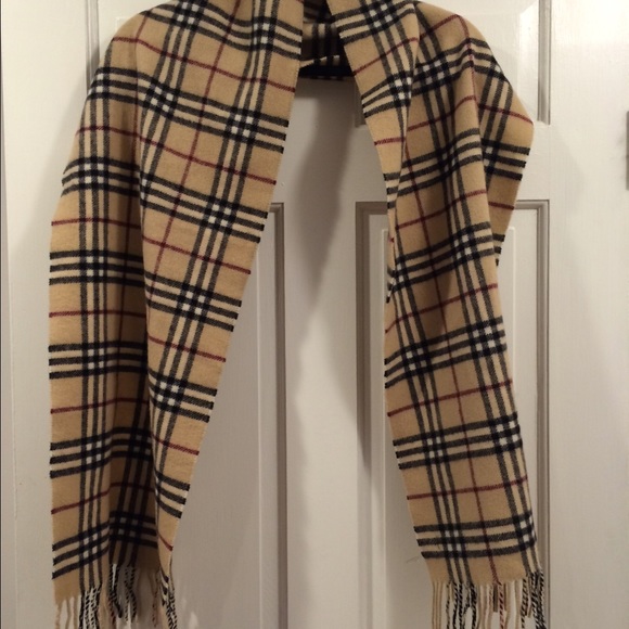 Burberry wool scarf