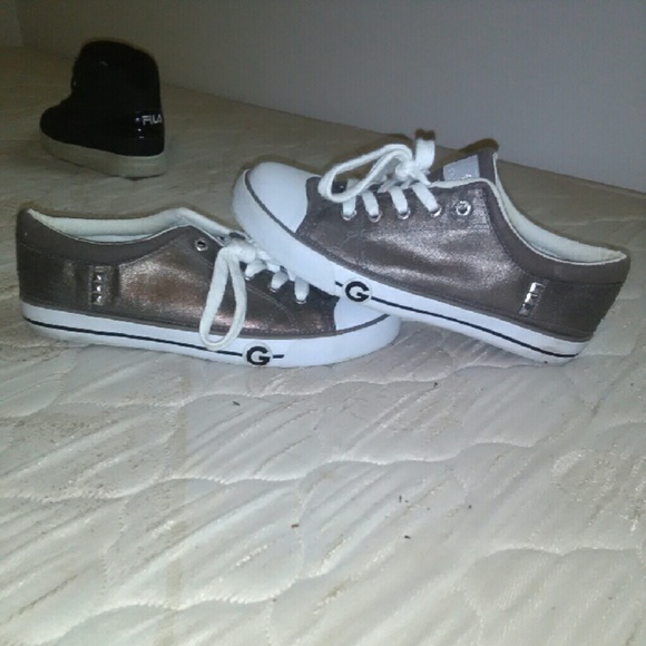 Women's Guess