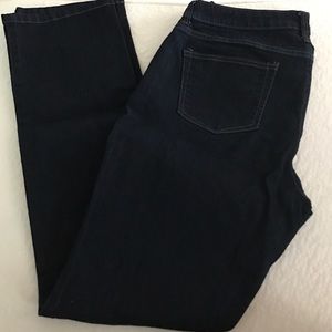 Jennifer Lopez dark blue jeans