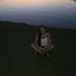 Meet your Posher, Felicia