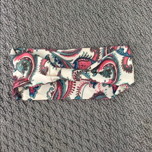 URBAN OUTFITTERS headband