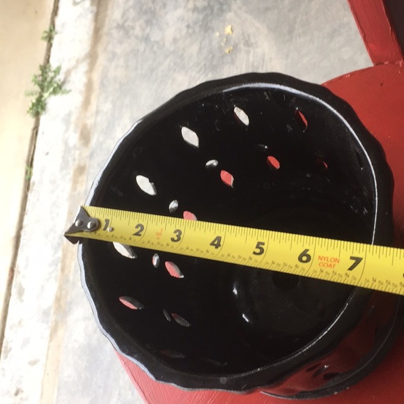 Pot - Picture 2 of 3