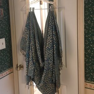 2Chic pashmina