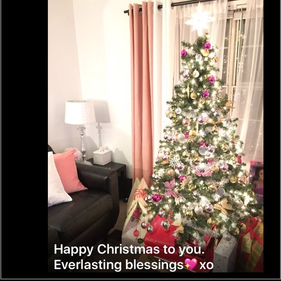 Happy Christmas Poshers! 😘xo