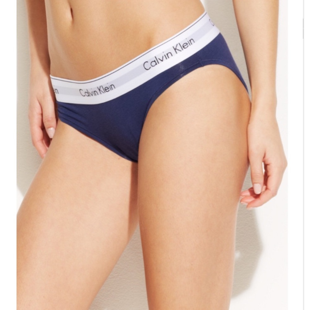 🆕 last set! Med Calvin Klein set bra+ bikini $48 - Picture 4 of 5