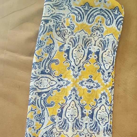 Charming Charlie scarf - Picture 3 of 3