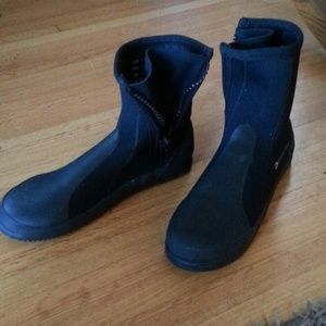Scuba diving boots
